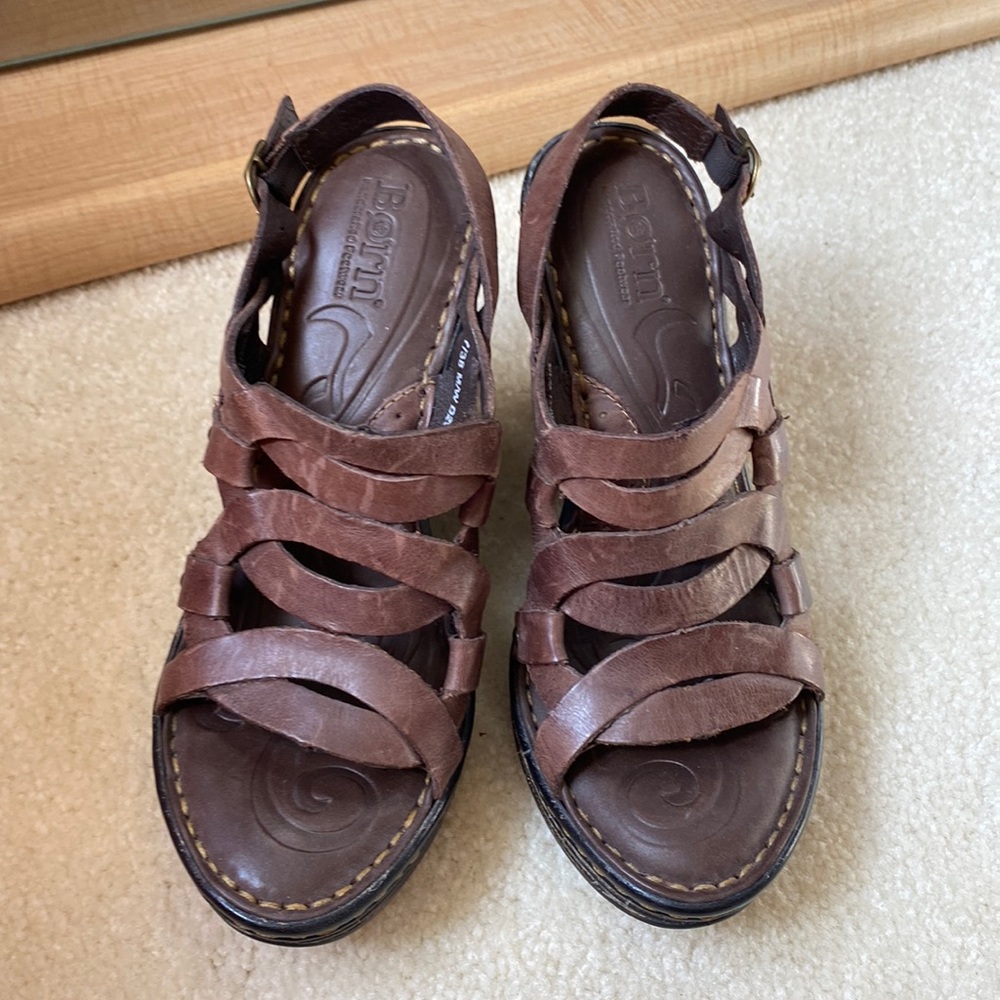 Ladies Born brown leather heels size 7